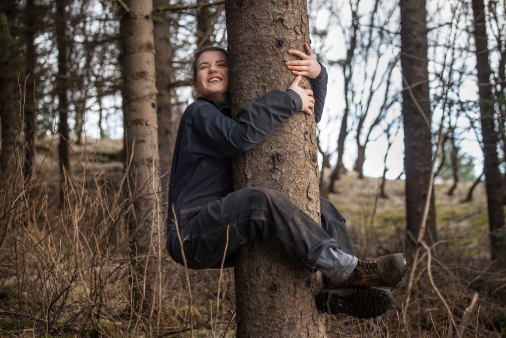 Hugging trees is good for us! – Wild Tree Adventures